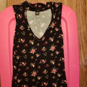 Floral peekaboo chest/choker tank size xs. Rue21